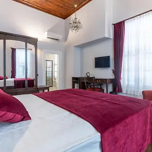 Giges King Boutique Hotel
