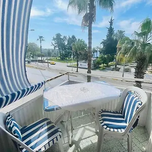 With Sea View, Right In The Center Bed & Breakfast